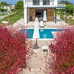 Alfie Luxury With Private Pool Pefkochori