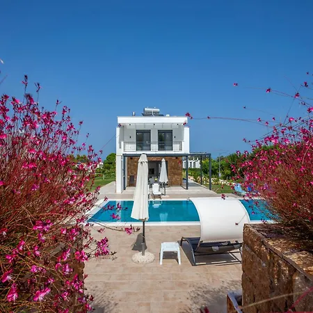 Daire Alfie Luxury With Private Pool Pefkochori