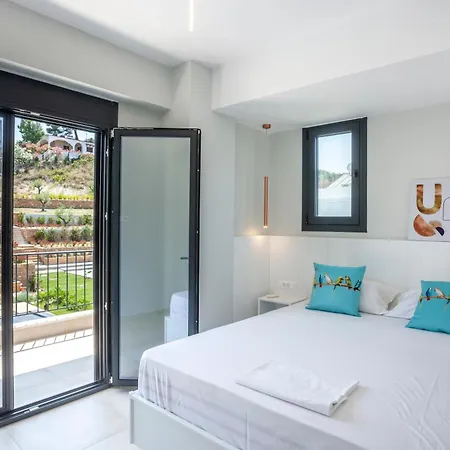 Alfie Luxury With Private Pool Pefkochori