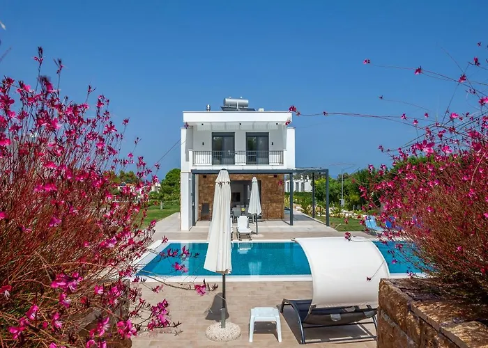Daire Alfie Luxury With Private Pool Pefkochori